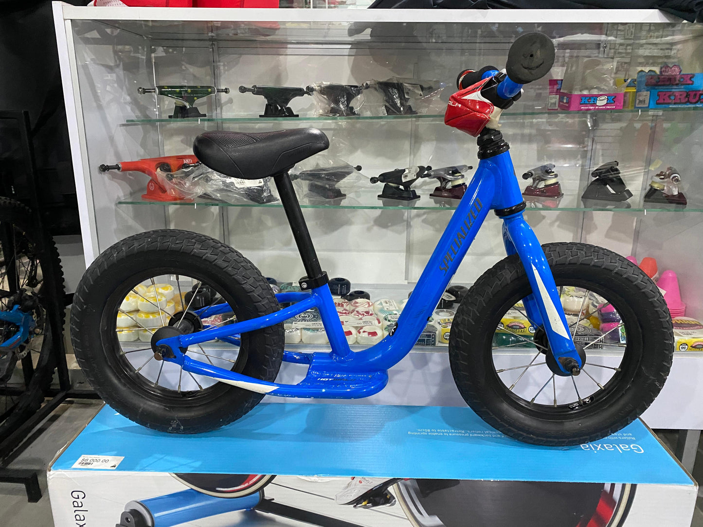 SPECIALIZED EQUILIBRIO R-12